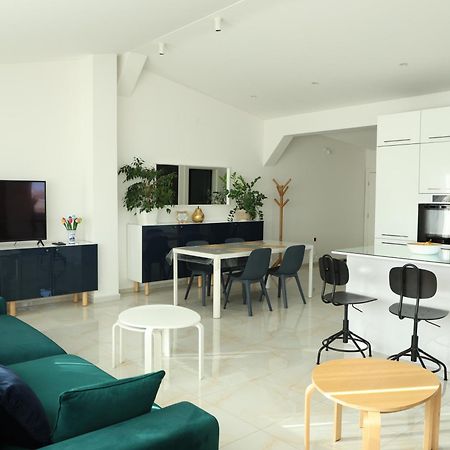 Apartamento Lux House Olga Ruma Exterior foto