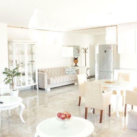Apartamento Lux House Olga Ruma Exterior foto