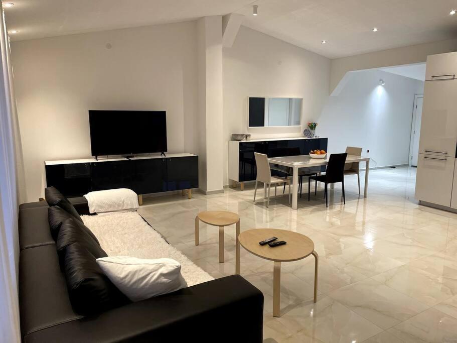 Apartamento Lux House Olga Ruma Exterior foto