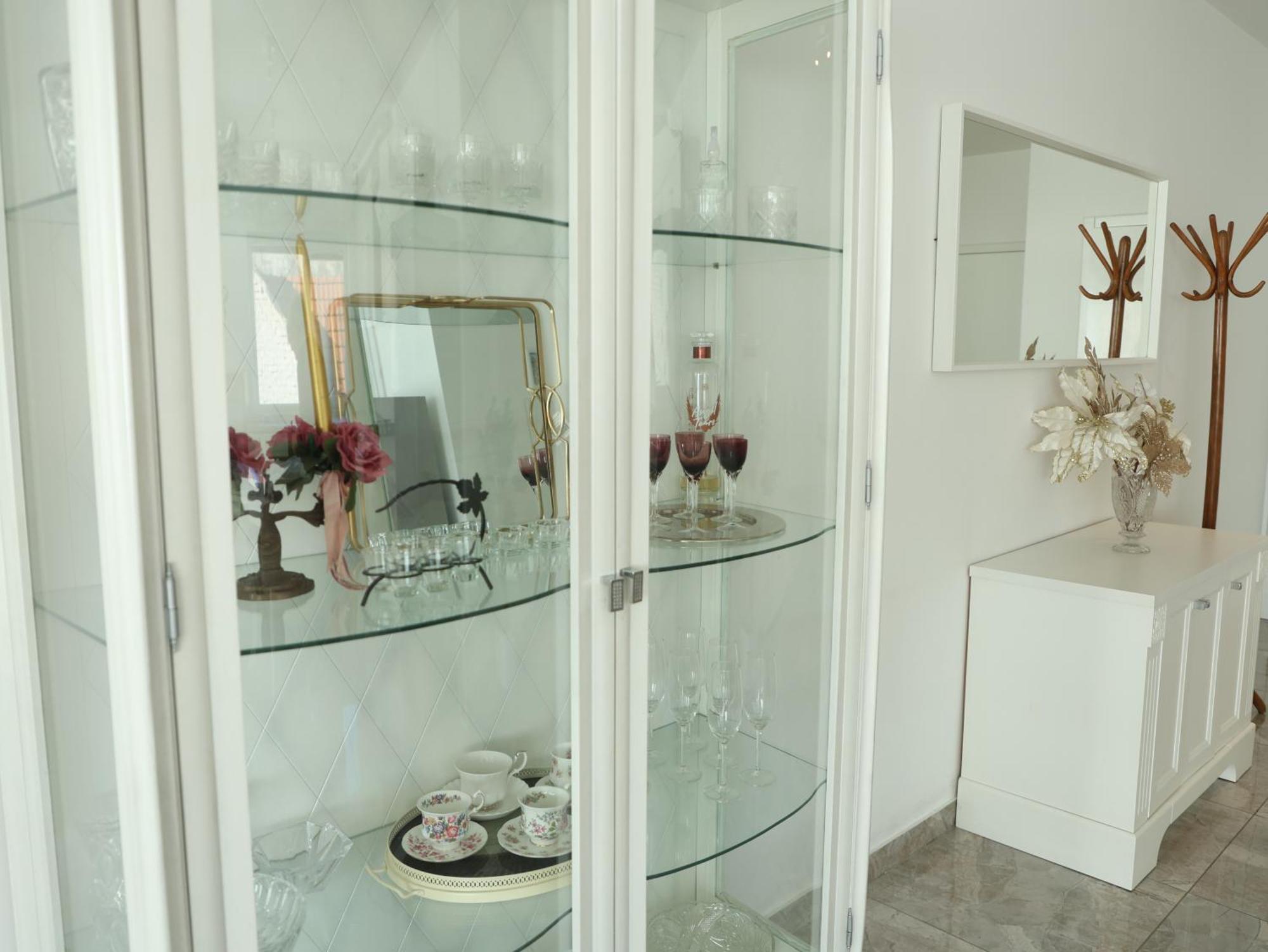 Apartamento Lux House Olga Ruma Exterior foto