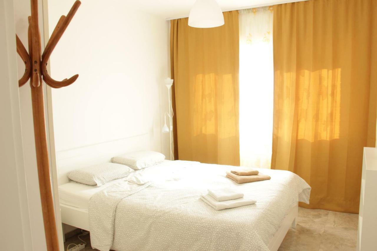 Apartamento Lux House Olga Ruma Exterior foto