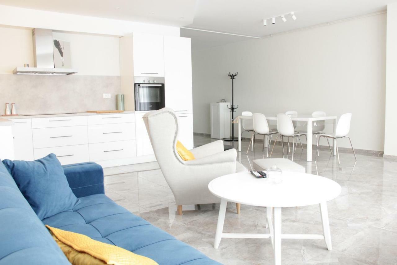 Apartamento Lux House Olga Ruma Exterior foto