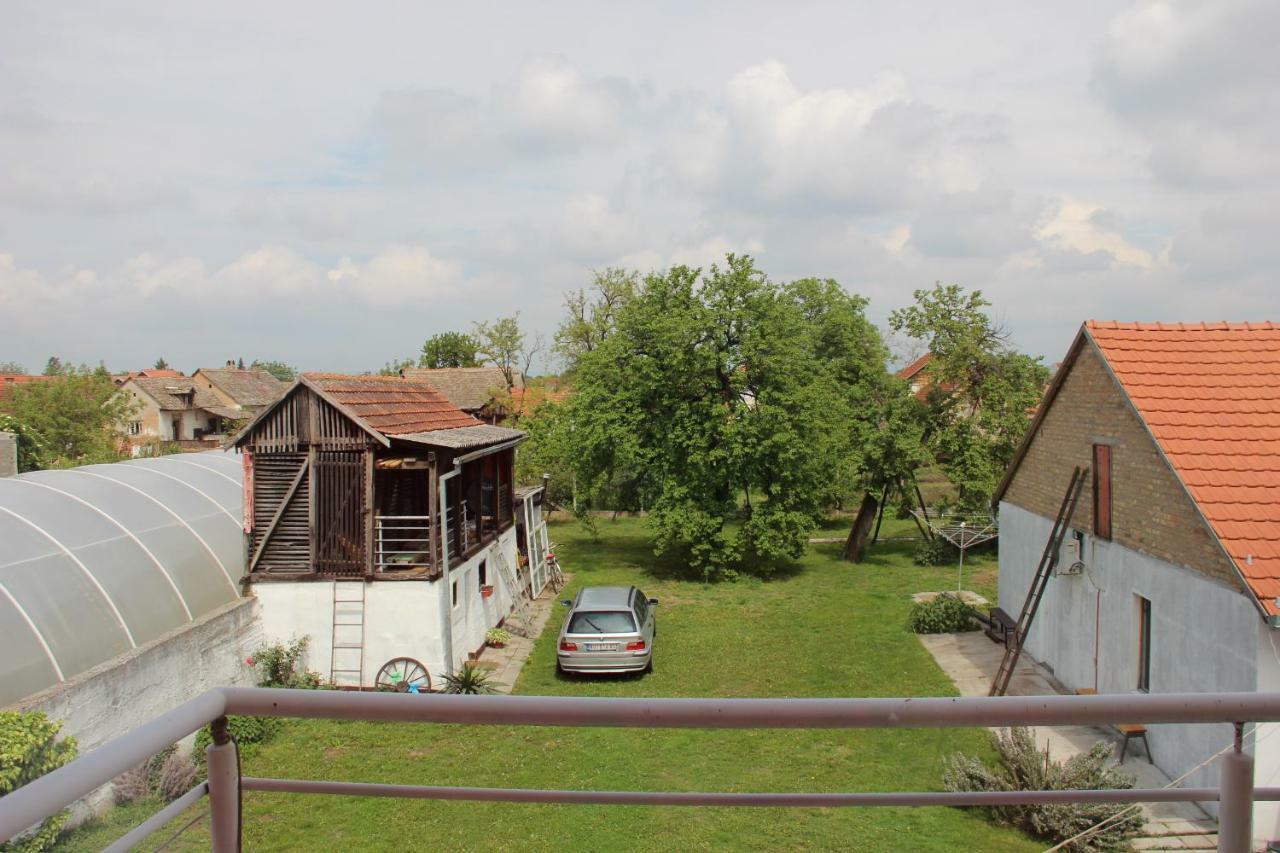 Apartamento Lux House Olga Ruma Exterior foto