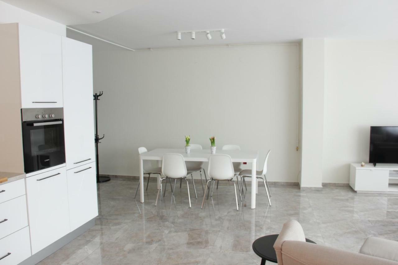 Apartamento Lux House Olga Ruma Exterior foto