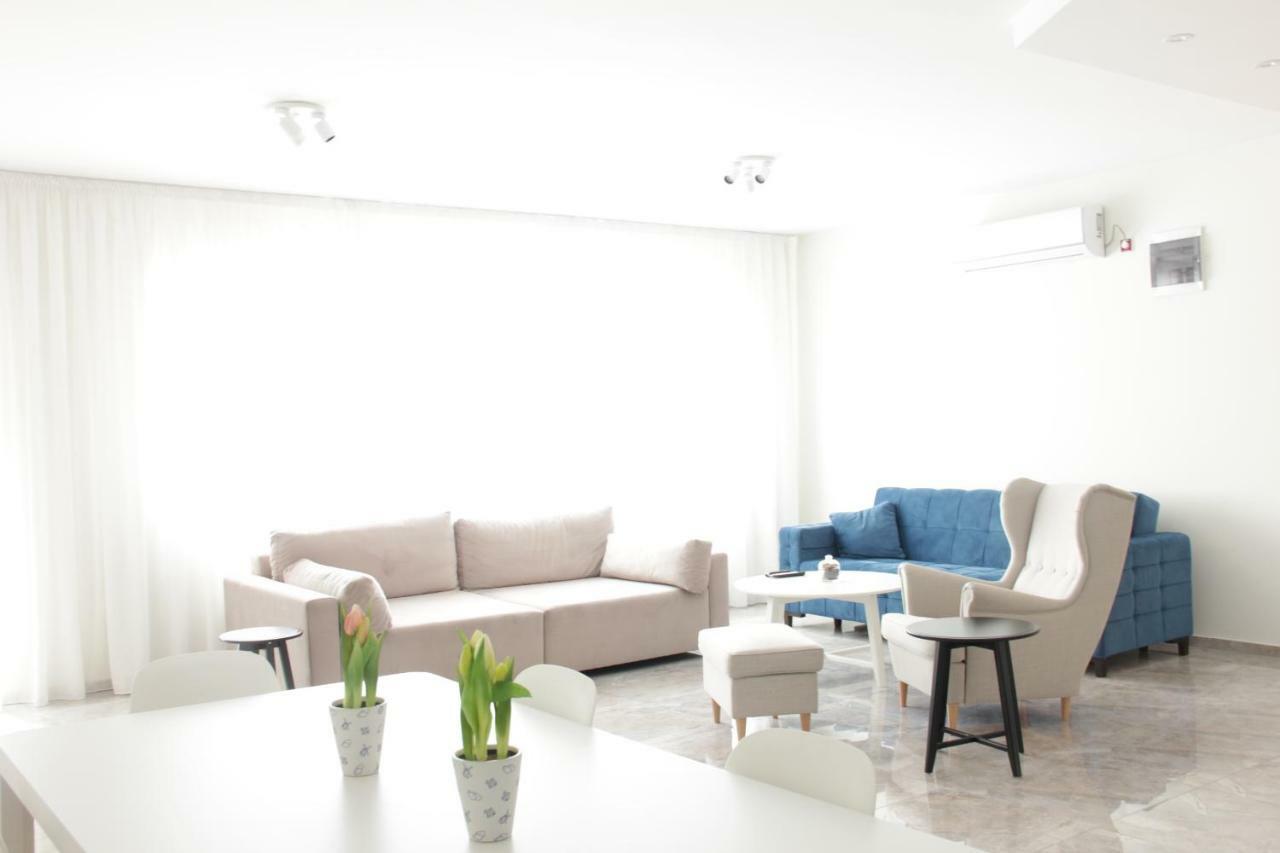Apartamento Lux House Olga Ruma Exterior foto