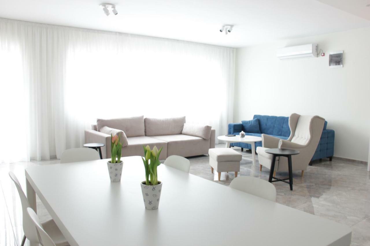 Apartamento Lux House Olga Ruma Exterior foto